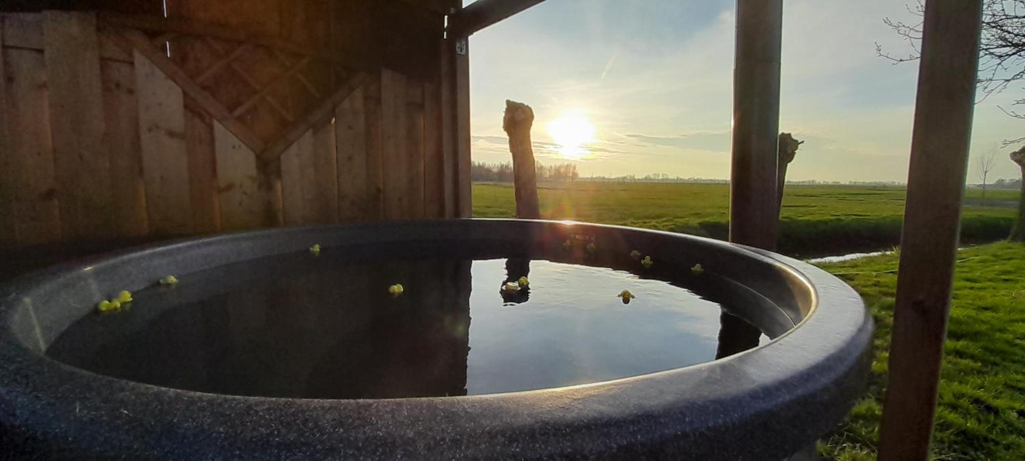 Stacaravan Op De Paardenboerderij Sneek Exteriör bild